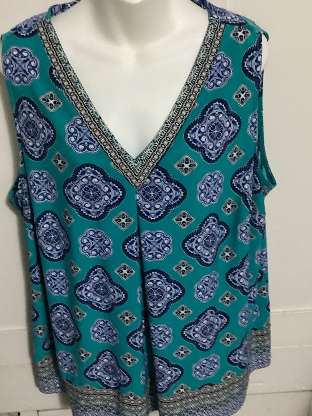 Sleeveless V-Neck Teal Print Women's Top size 2X